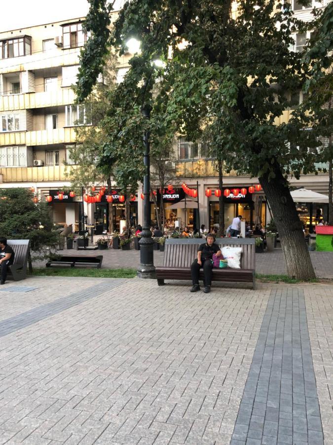 The Soviet Union Apartment In The Heart Of The Old City Almaty Exterior foto